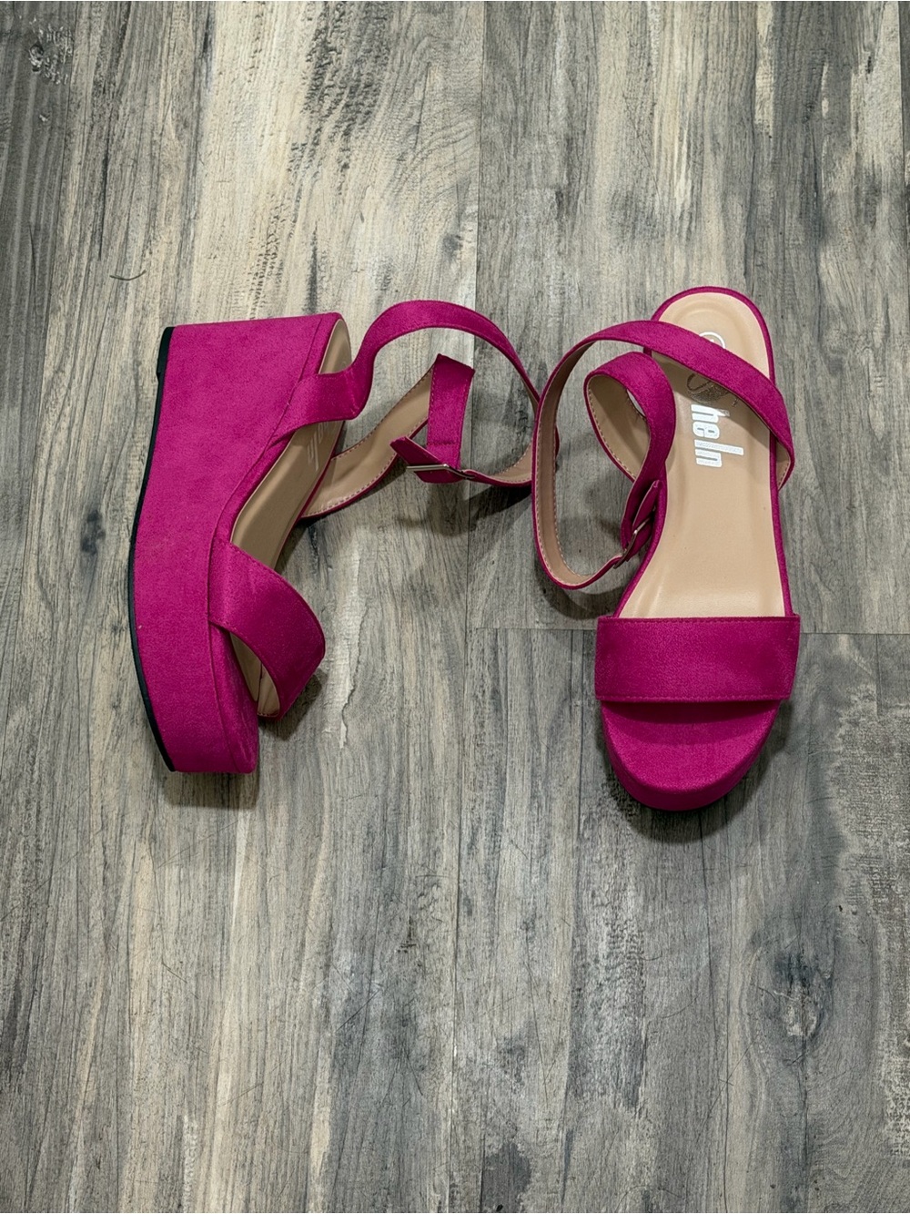 SHEIN size 7 Fuchsia Platform Sandal with Ankle Strap